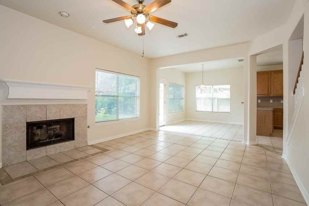 1407 Hollow Branch Ln - Photo 3 of 17