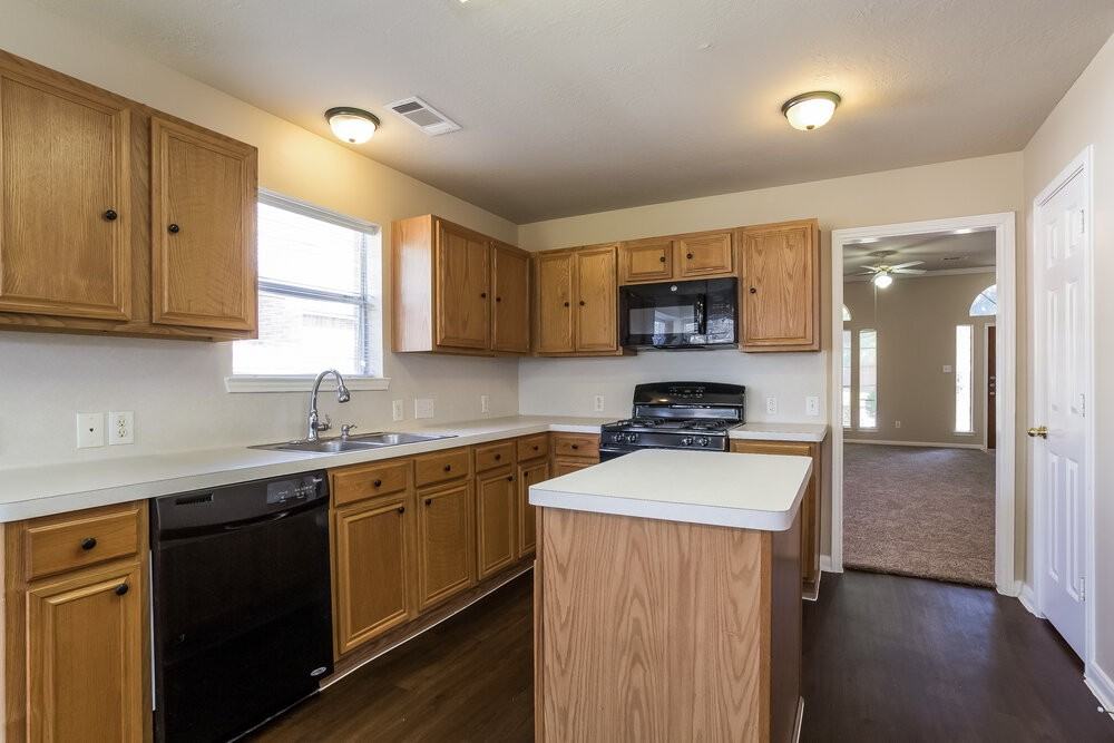 21054 Carmel Valley Dr - Photo 6 of 15