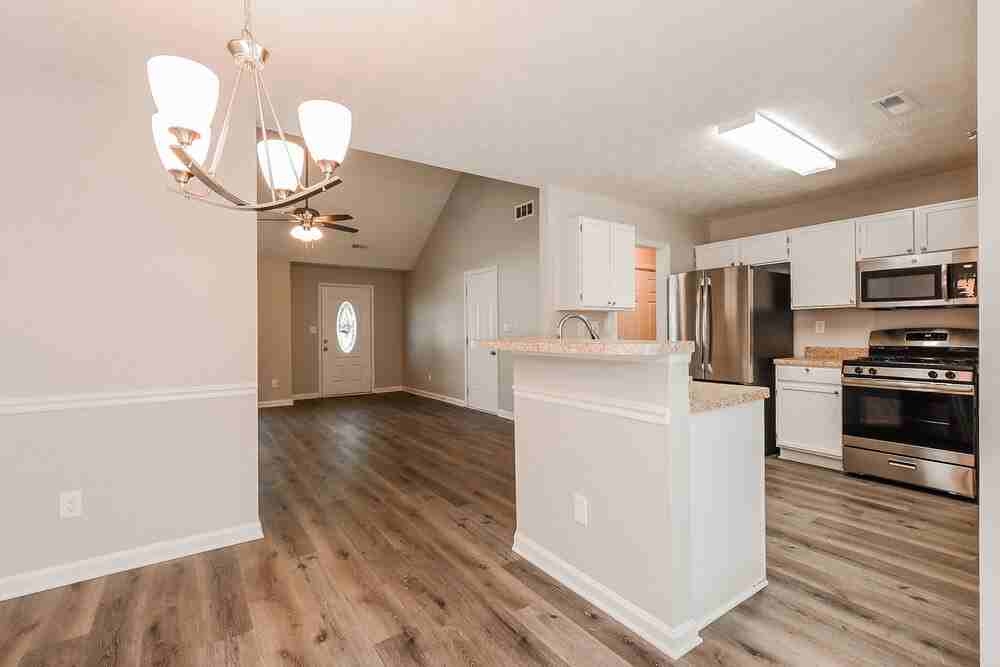 642 Beaver Run Trce - Photo 5 of 16