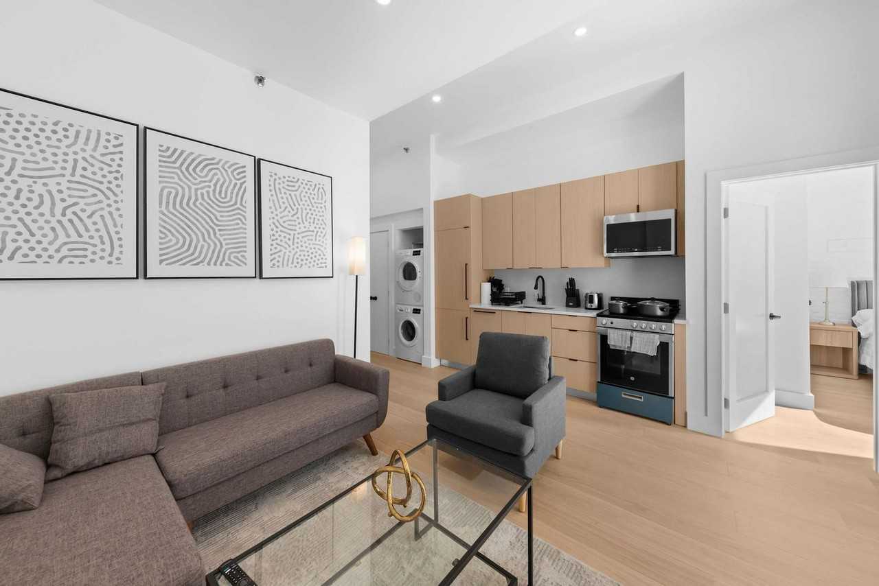 19 Saint Marks Pl #1495796P - Photo 2 of 14