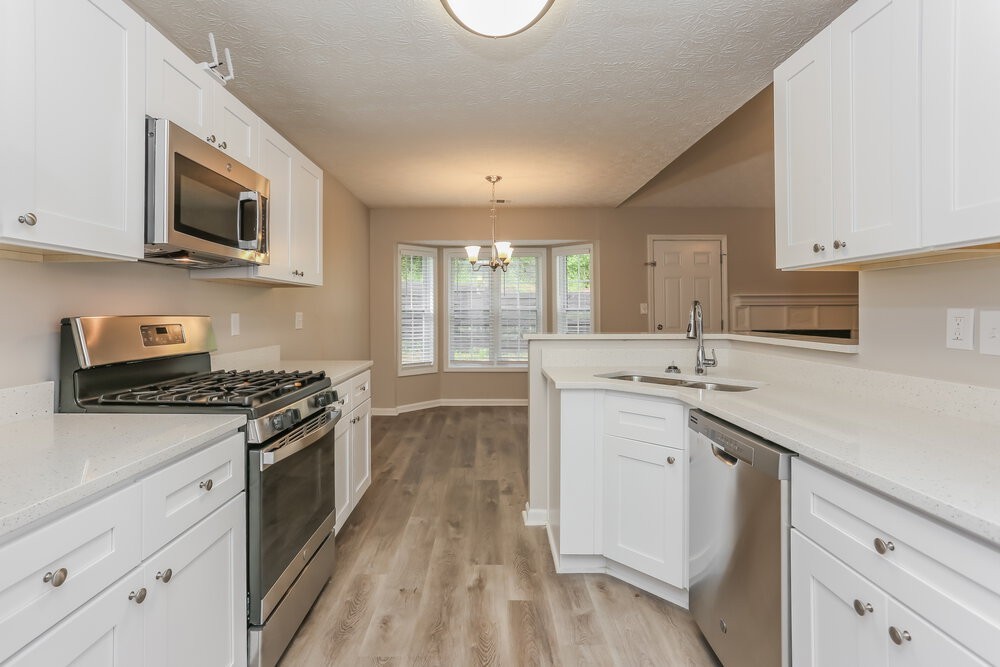 12034 Harbour Town Pkwy - Photo 6 of 16