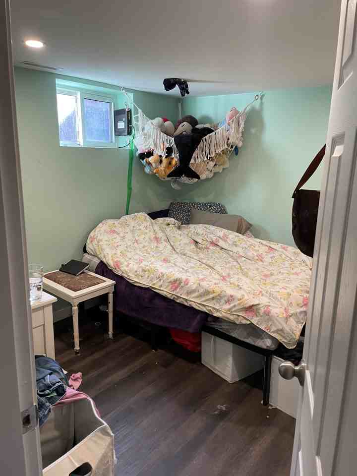 Barton St E & Ottawa St N - Photo 7 of 9