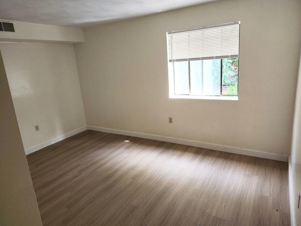 503 Broadway #6 - Photo 3 of 6