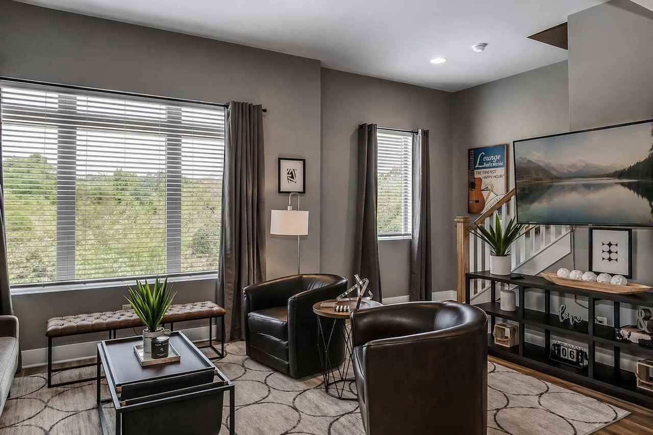 968 Youngs Ln #1051746P - Photo 2 of 23