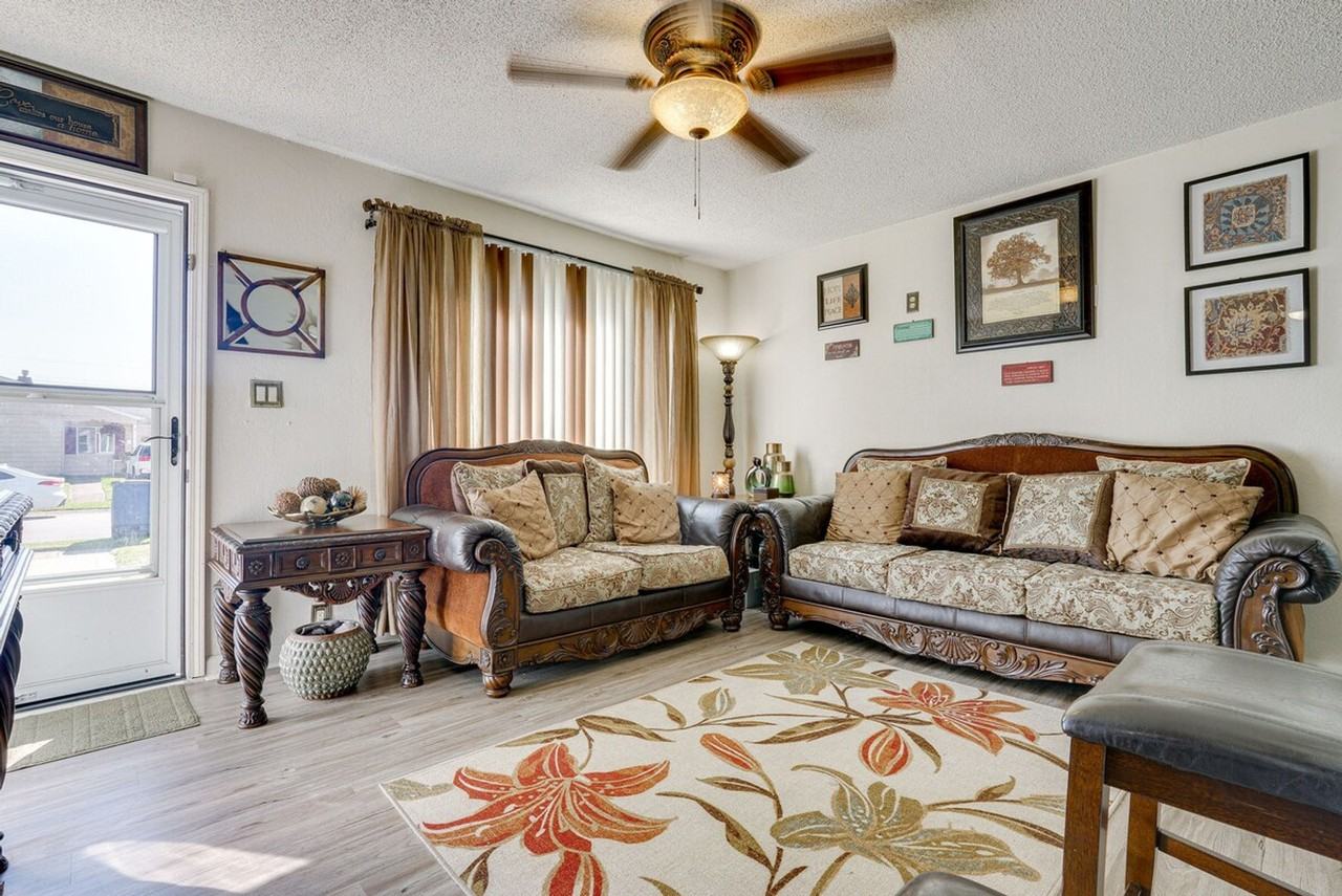 1111 E Grant St #1305444P - Photo 2 of 23
