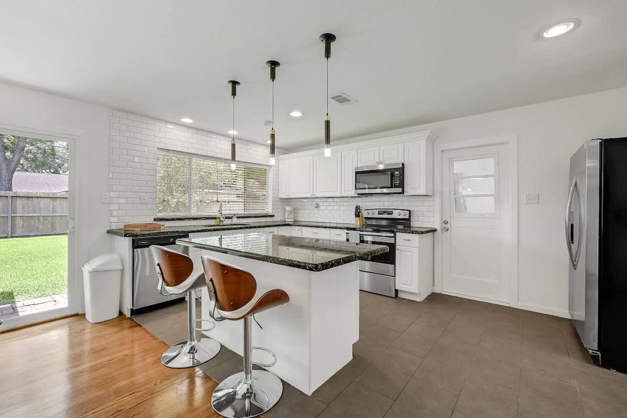 5415 Carew St #1514813P - Photo 3 of 14