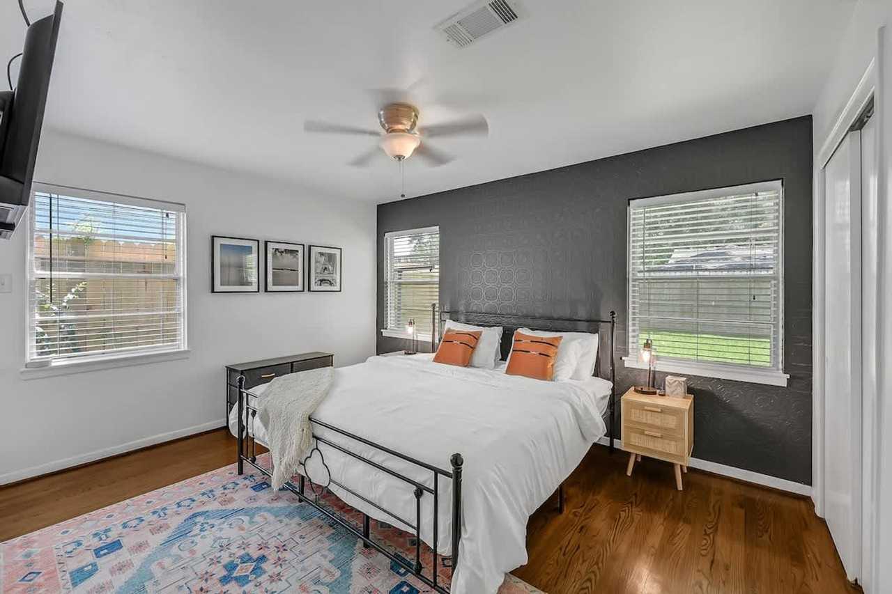 5415 Carew St #1514813P - Photo 4 of 14