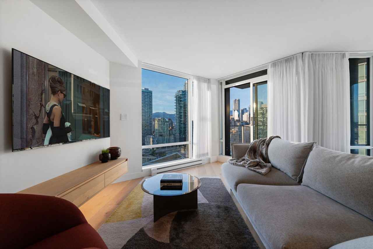 583 Beach Cres #1520574P - Photo 2 of 44