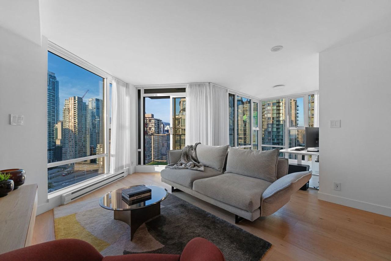 583 Beach Cres #1520574P - Photo 6 of 44