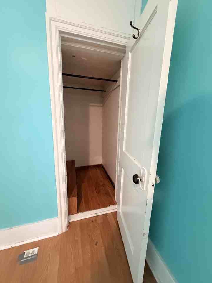 627 9th St E #MAIN - Photo 7 of 12