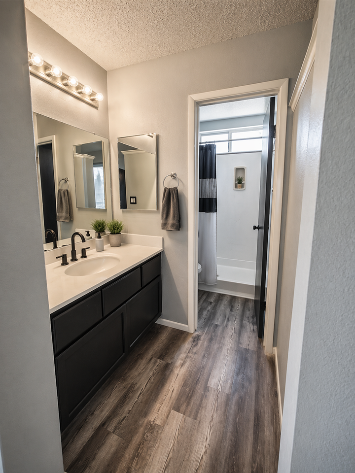 6353 Greyhawk Ave - Photo 6 of 17