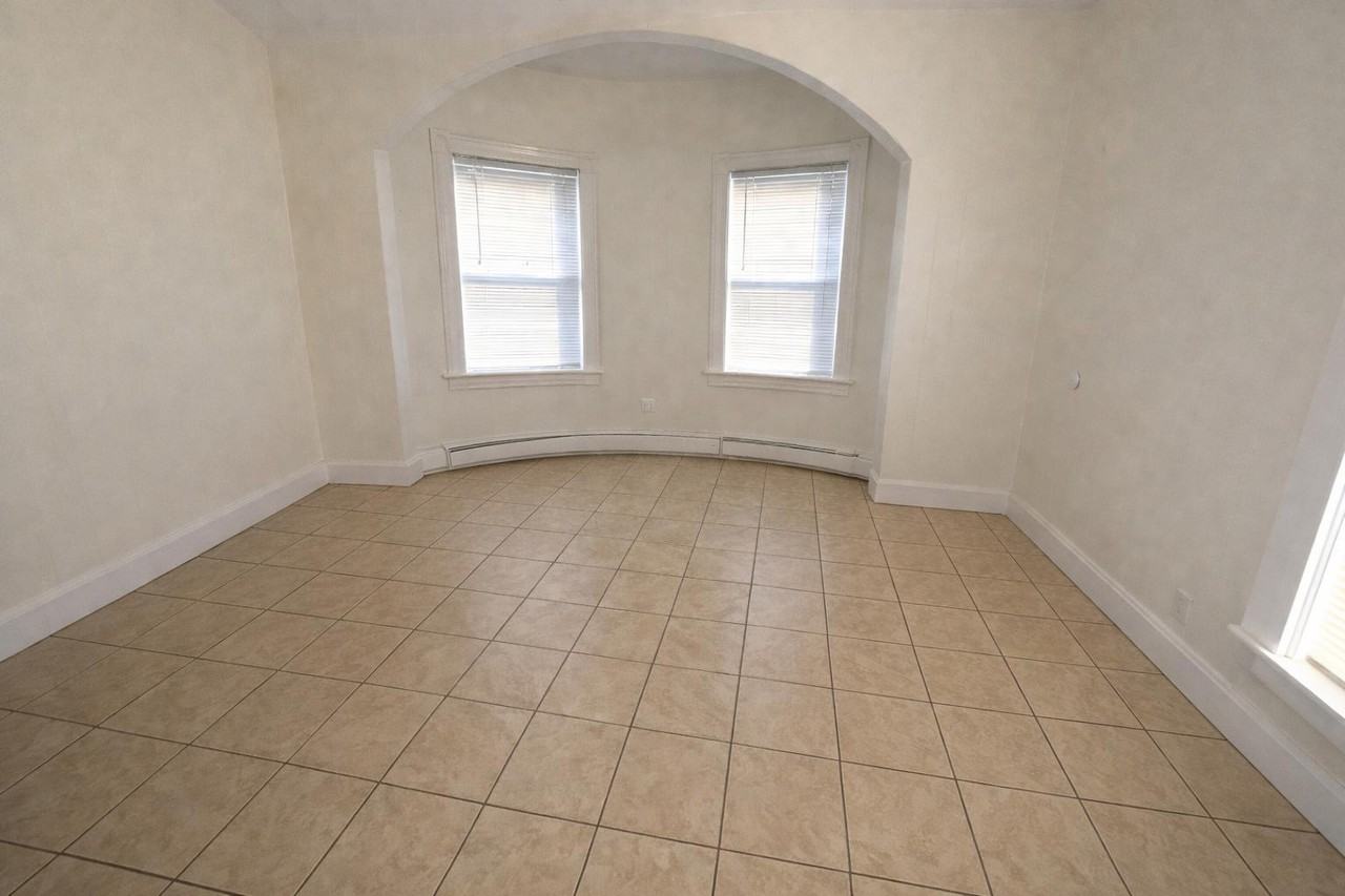 85 Linden Street #1 - Photo 3 of 6