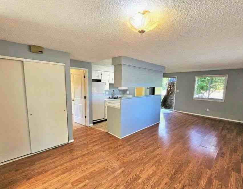 1202 4th Ave #1 - Photo 5 of 7