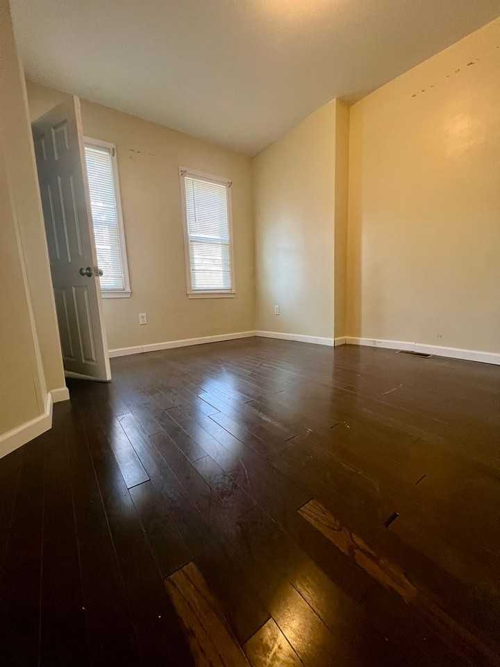 7275 Saybrook Ave - Photo 7 of 20