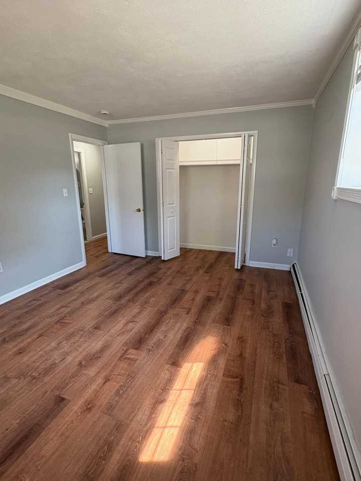 272 Albion Street - Photo 4 of 10