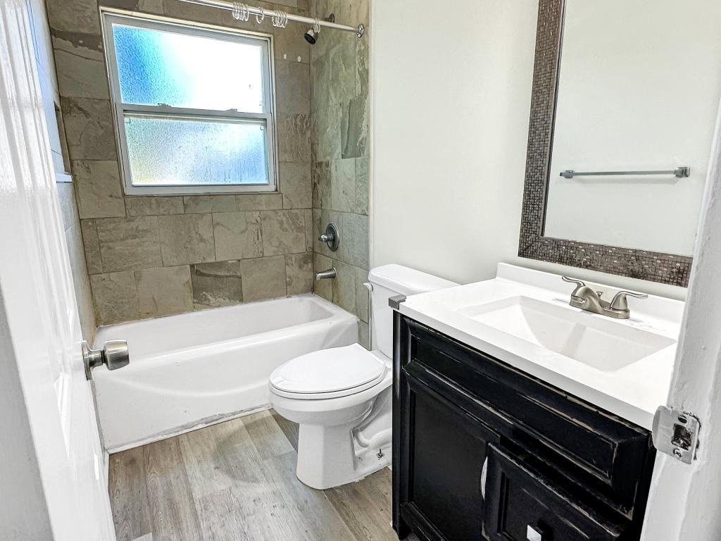 1432 Ardmore Dr Unit A - Photo 7 of 12