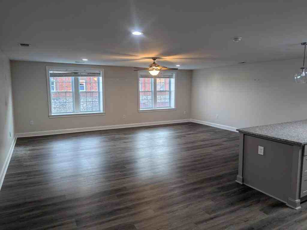 930 C St - Photo 3 of 14