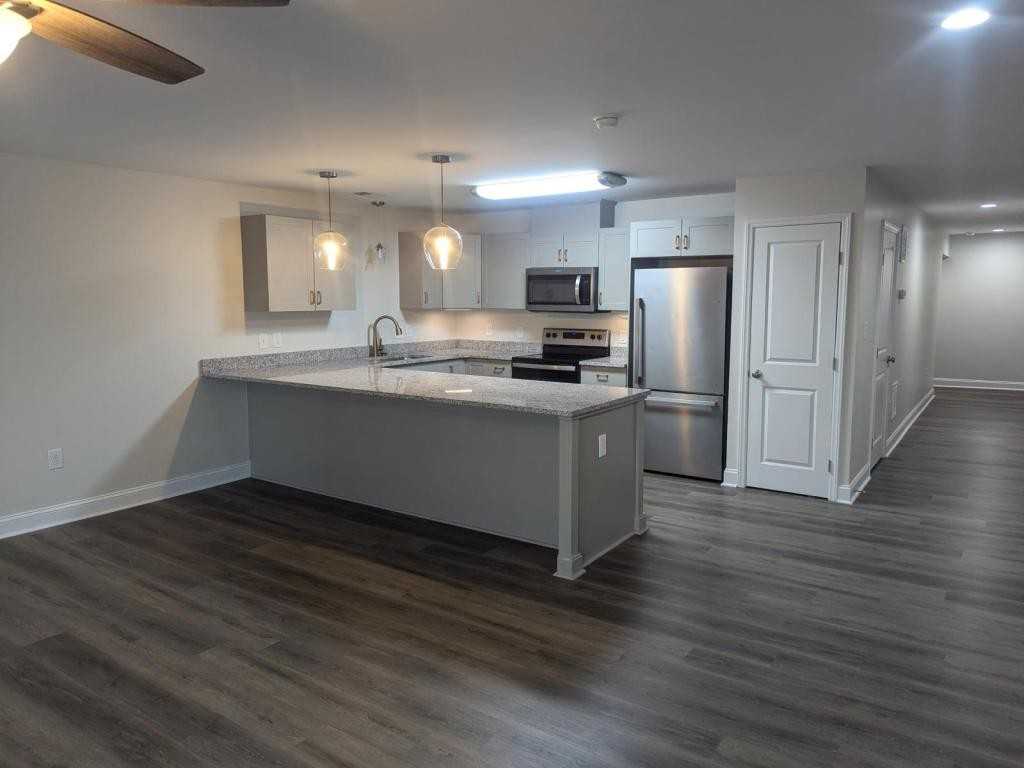 930 C St - Photo 4 of 14