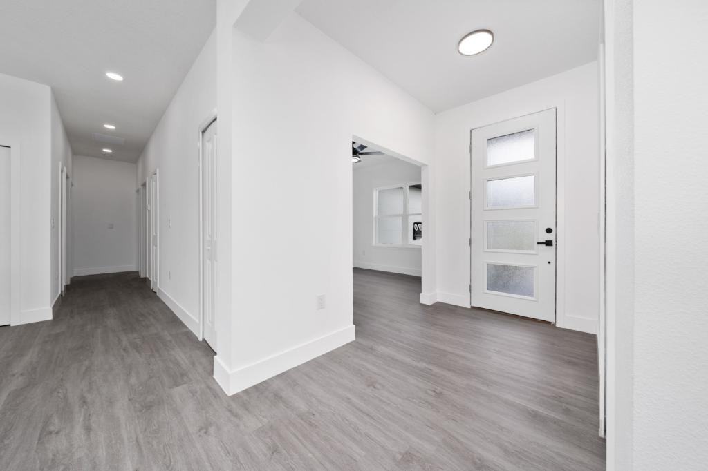 3270 Framingham Ave Sw - Photo 6 of 30
