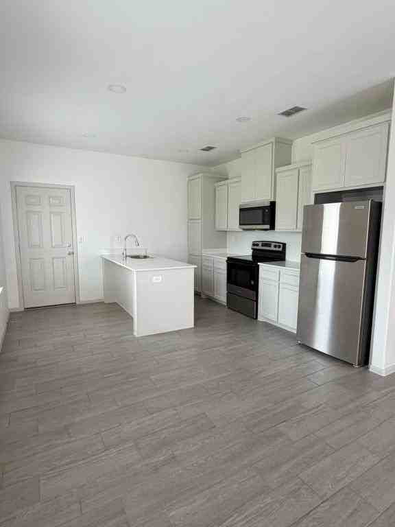 1504 Shavano Dr Apt 3 - Photo 4 of 14