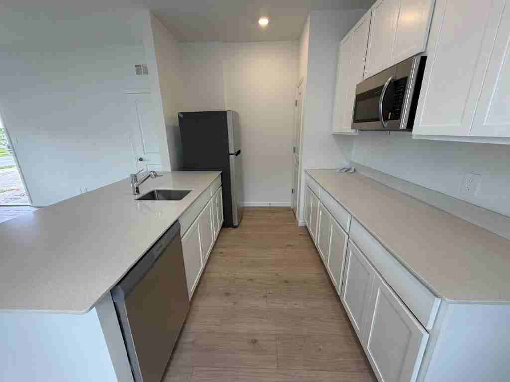 4407 Vibernum Ave, b ##A - Photo 3 of 8