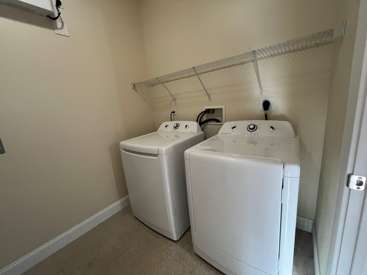 The Springs Luxury Apartments - Photo 3 of 8