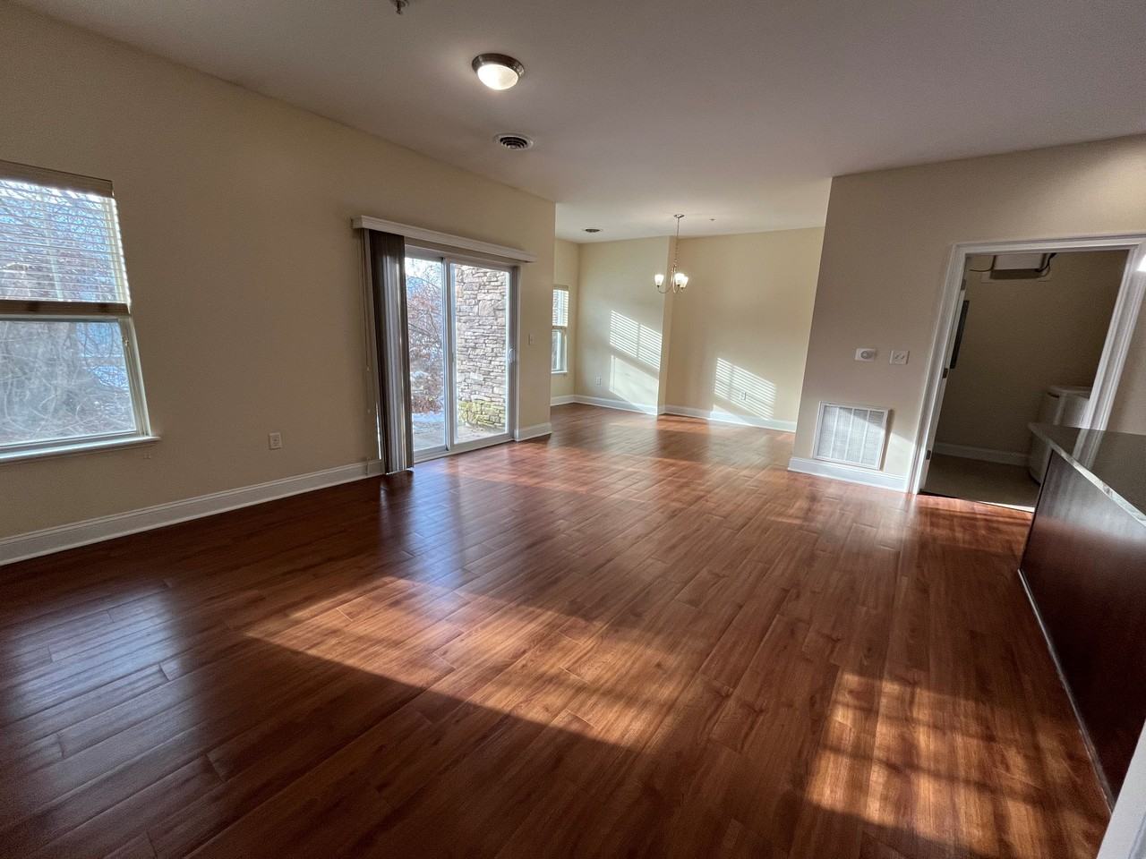 The Springs Luxury Apartments - Photo 5 of 8