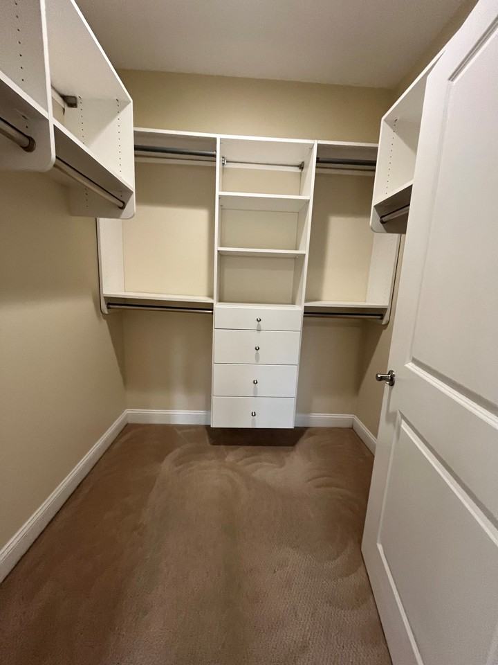 The Springs Luxury Apartments - Photo 7 of 8