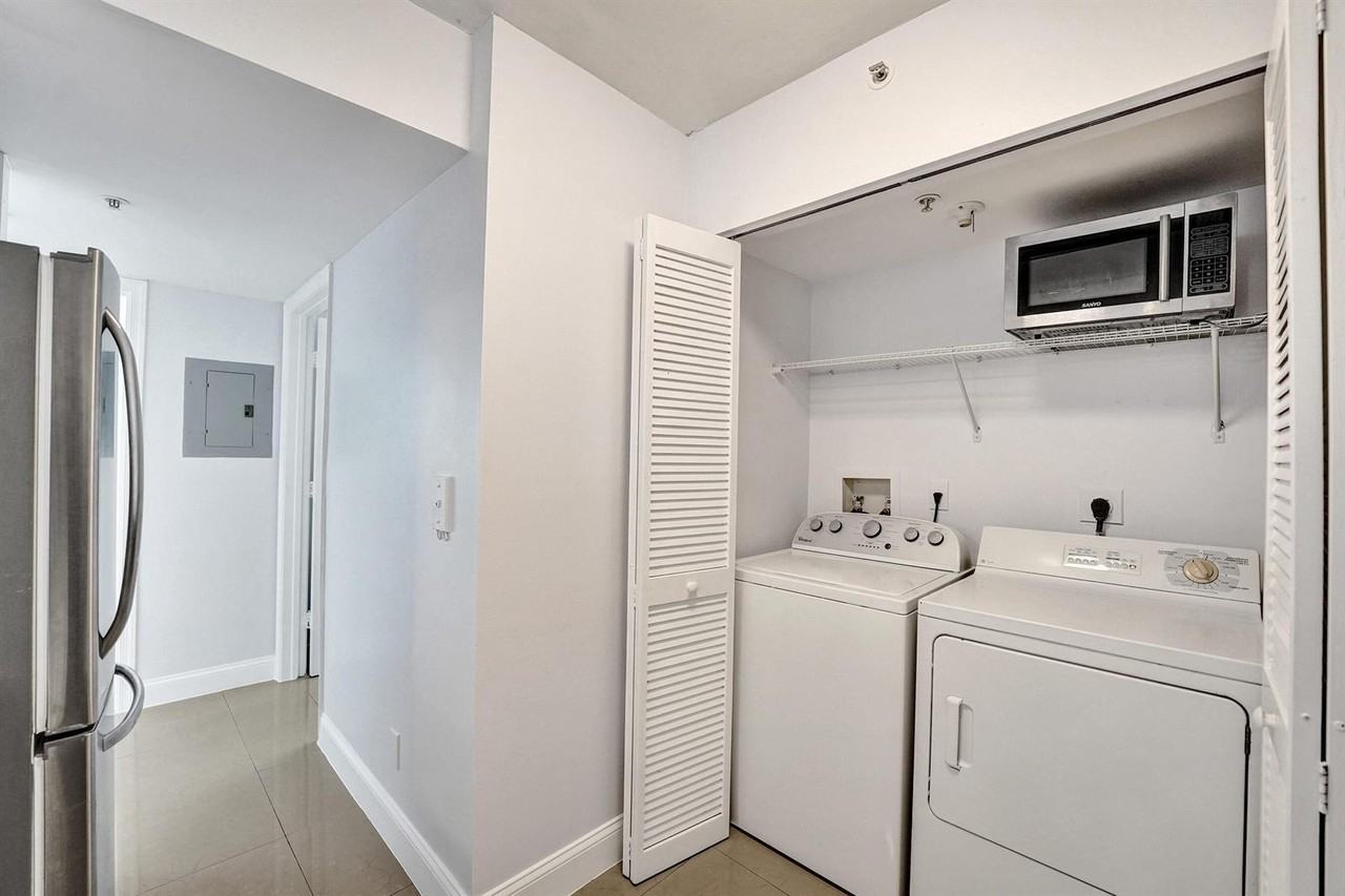 1450 Southeast 3rd Avenue #305 - Photo 5 of 9