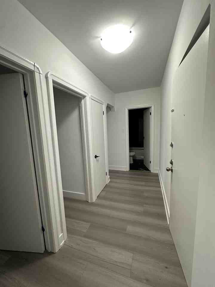 1996 Bathurst Street - Photo 2