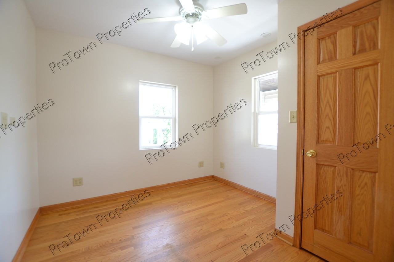 213 Hyde Park Avenue - Photo 2 of 7