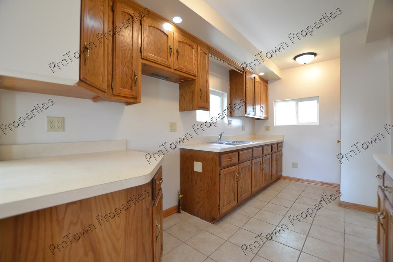 213 Hyde Park Avenue - Photo 5 of 7