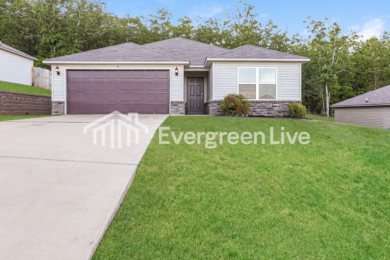 4 Spring Ridge Ln