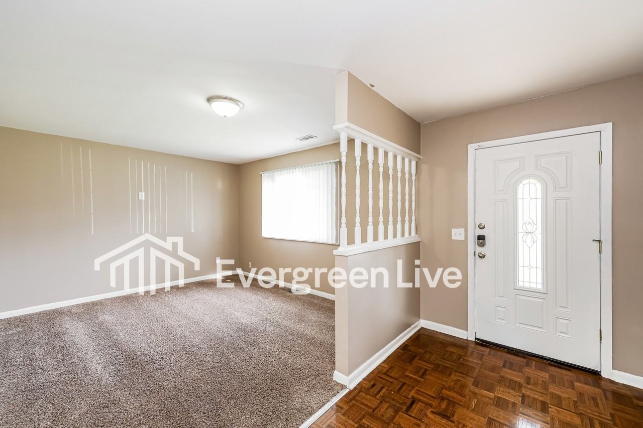 11559 Geneva Rd - Photo 3 of 15