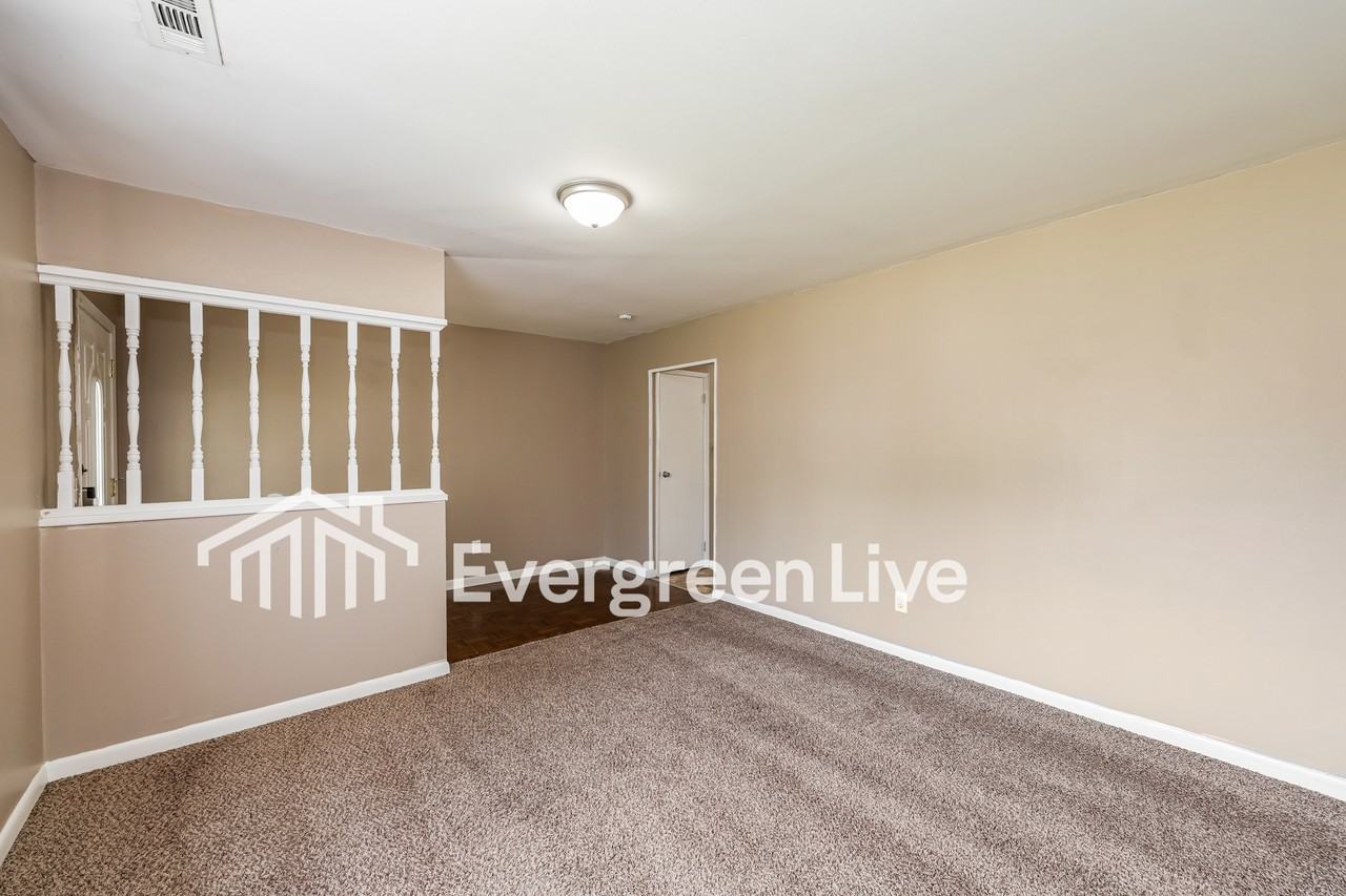11559 Geneva Rd - Photo 4 of 15