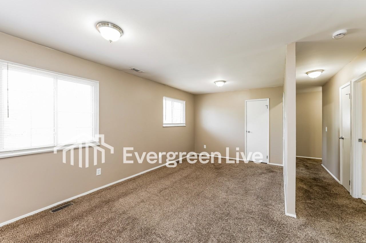 11559 Geneva Rd - Photo 5 of 15
