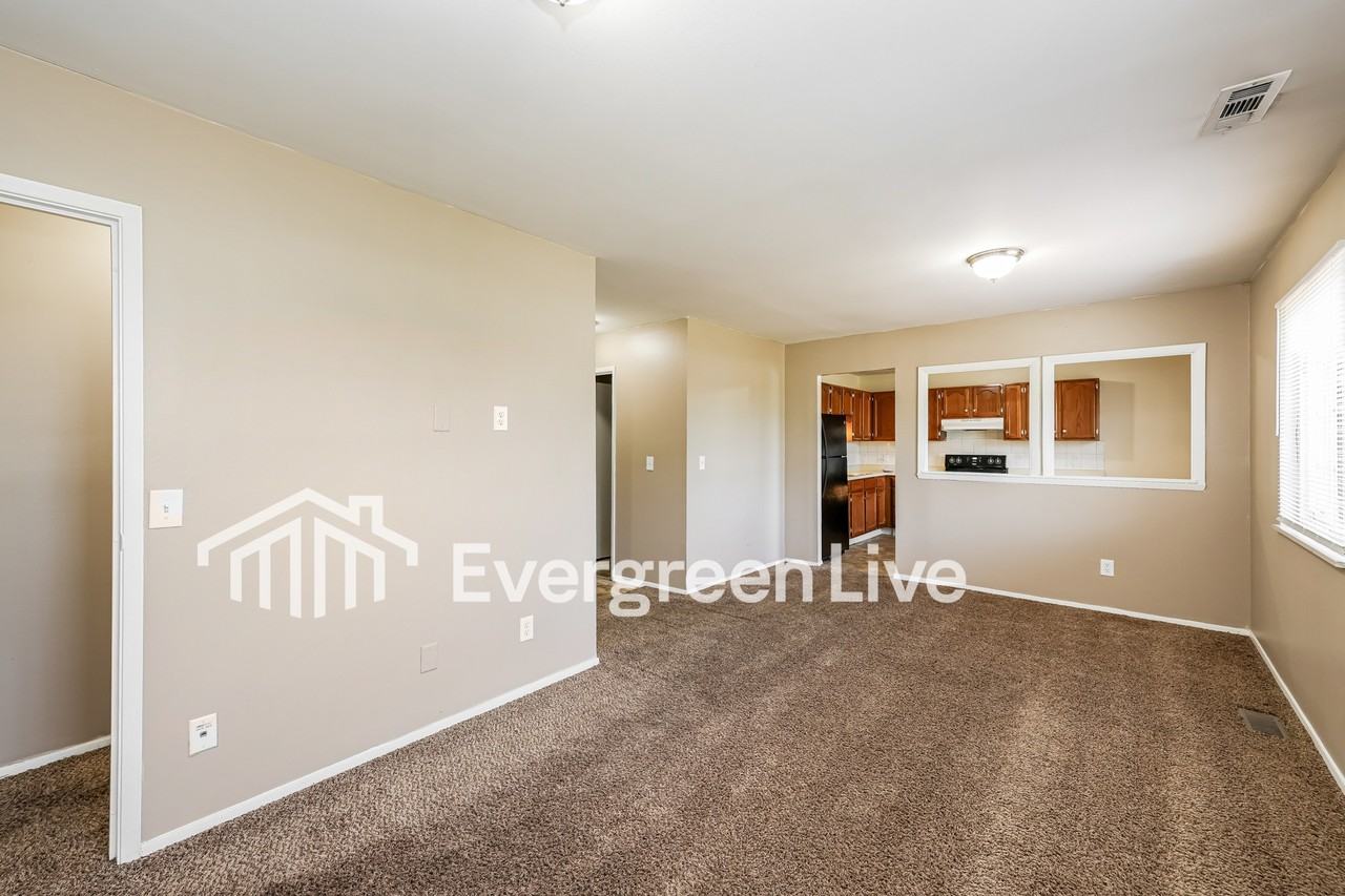 11559 Geneva Rd - Photo 6 of 15