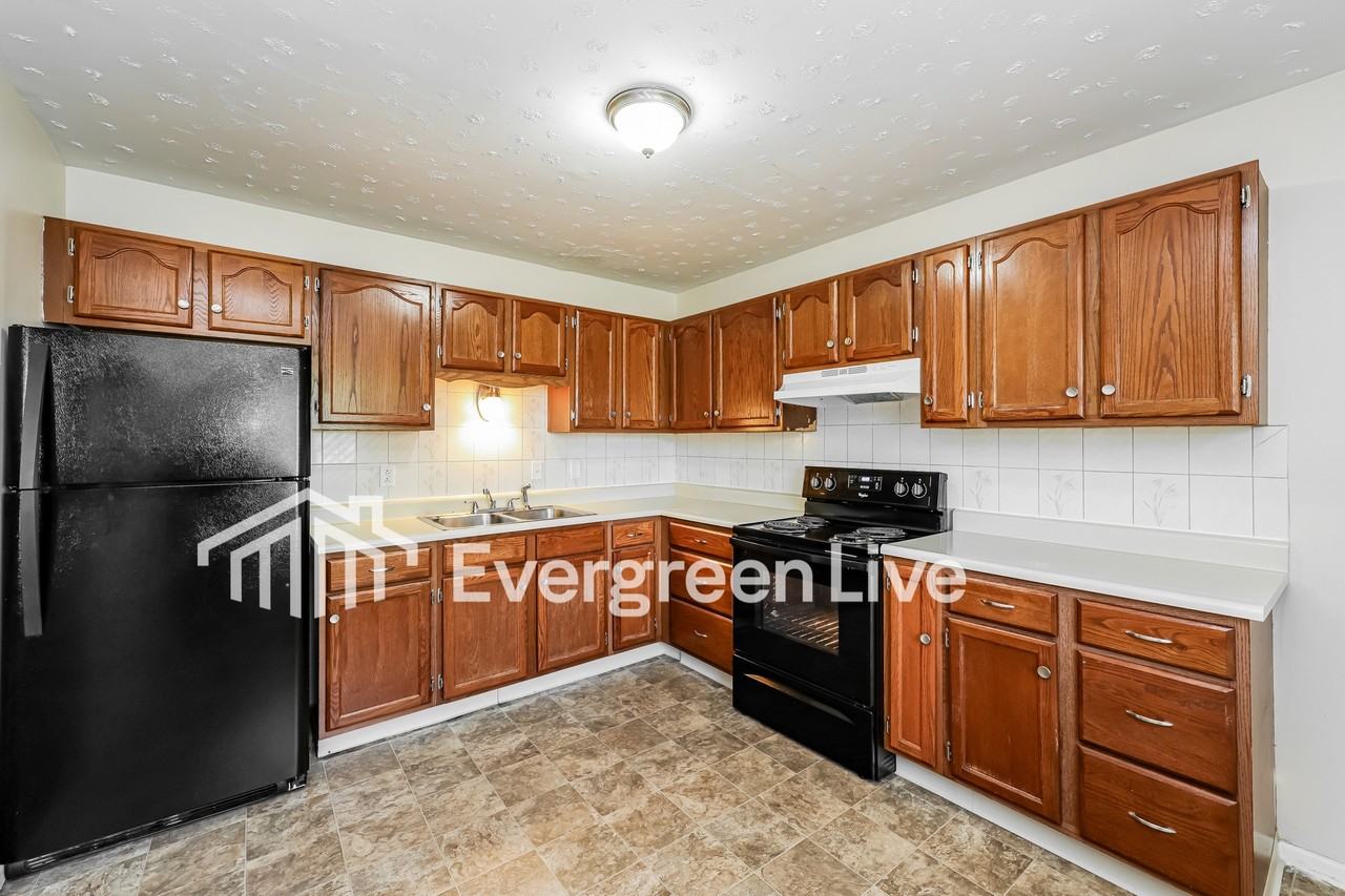 11559 Geneva Rd - Photo 7 of 15