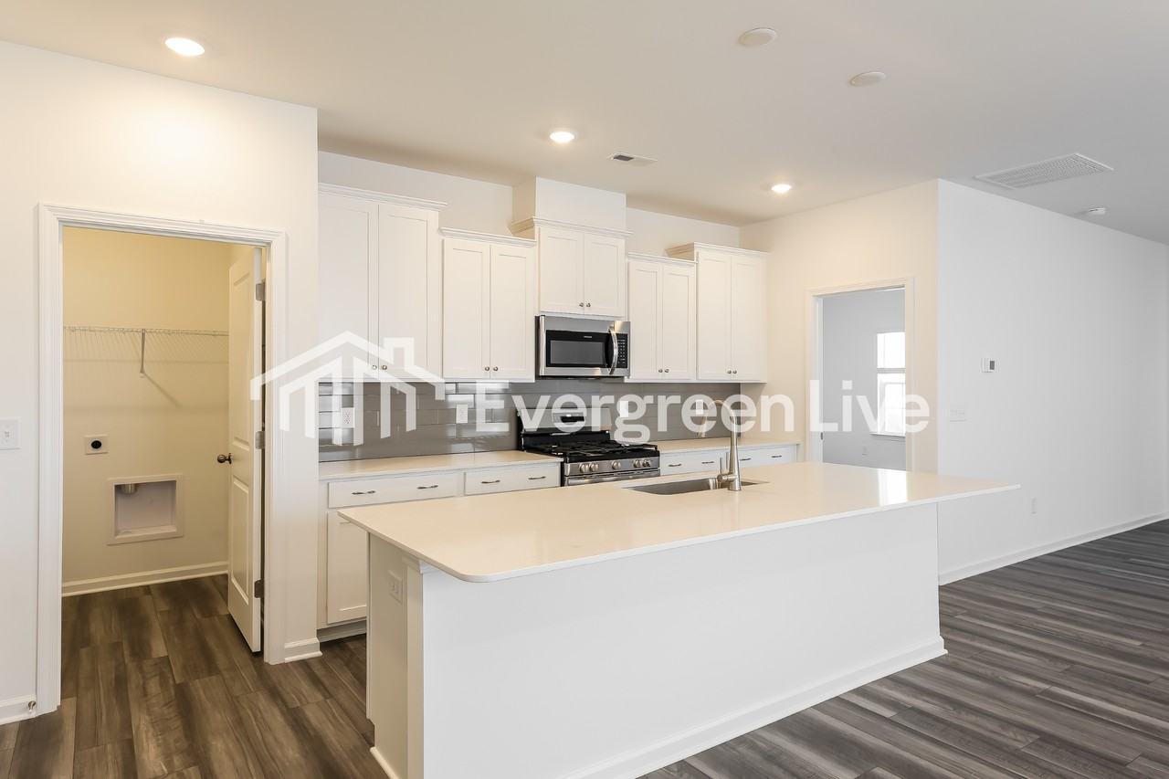 200 Bean Springs Ct - Photo 5 of 15