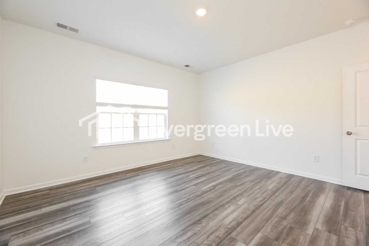 200 Bean Springs Ct - Photo 7 of 15