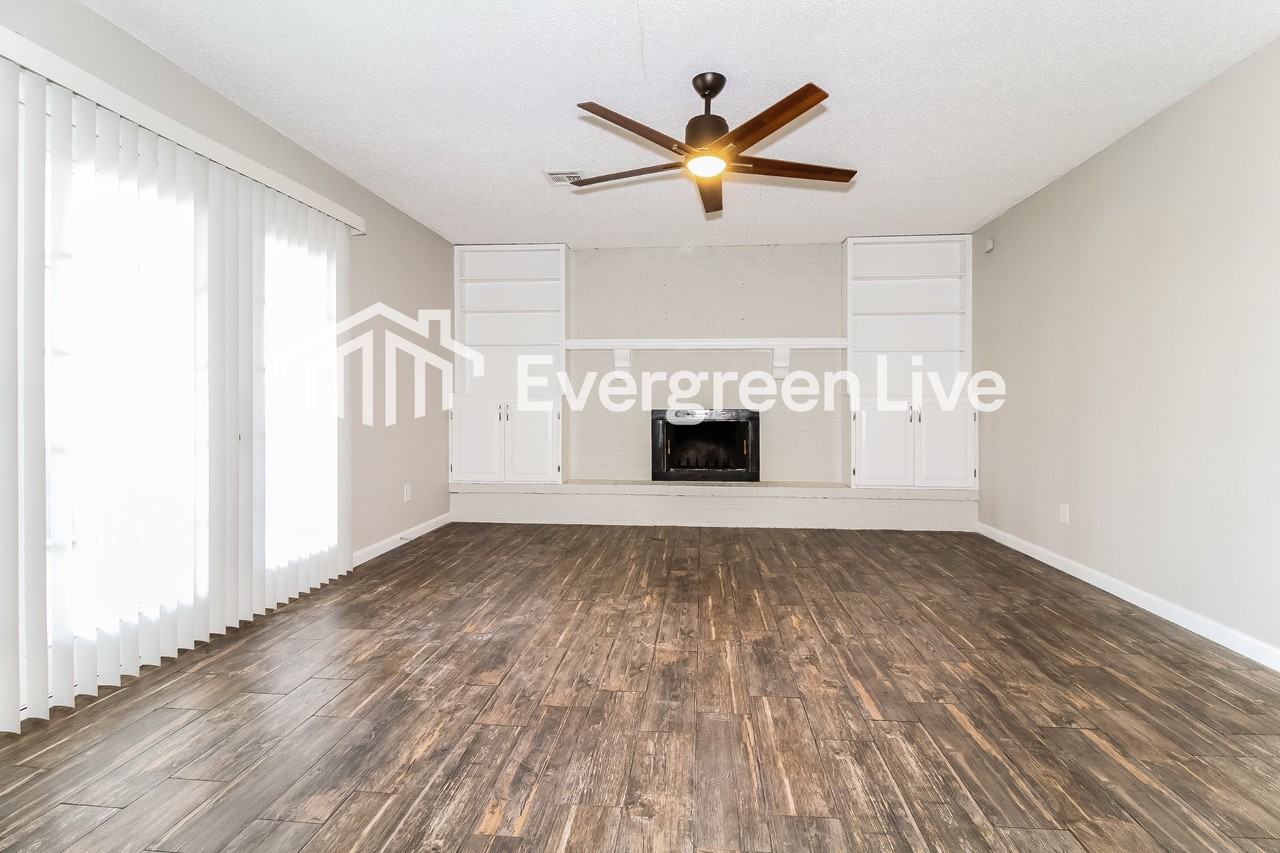 3009 Shadybrook Dr - Photo 3 of 21