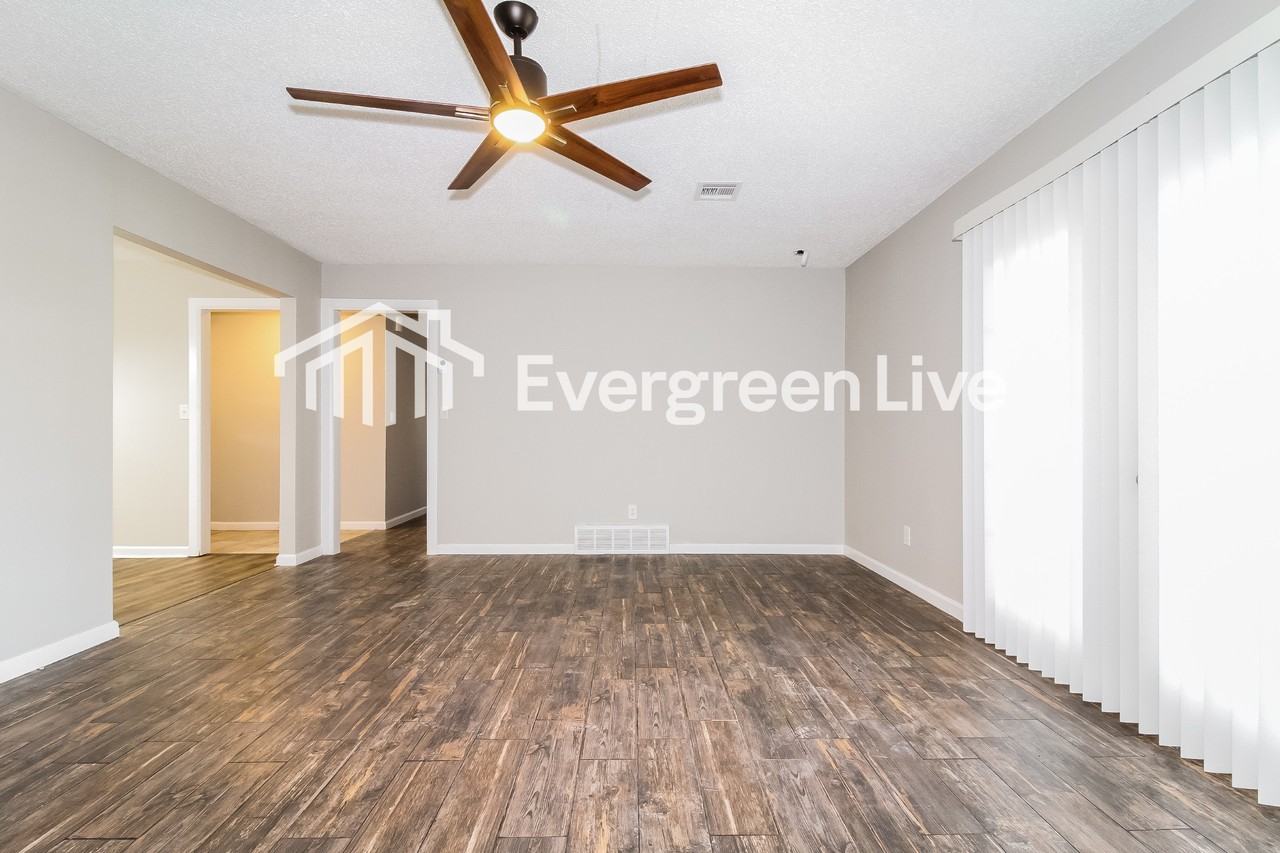 3009 Shadybrook Dr - Photo 4 of 21