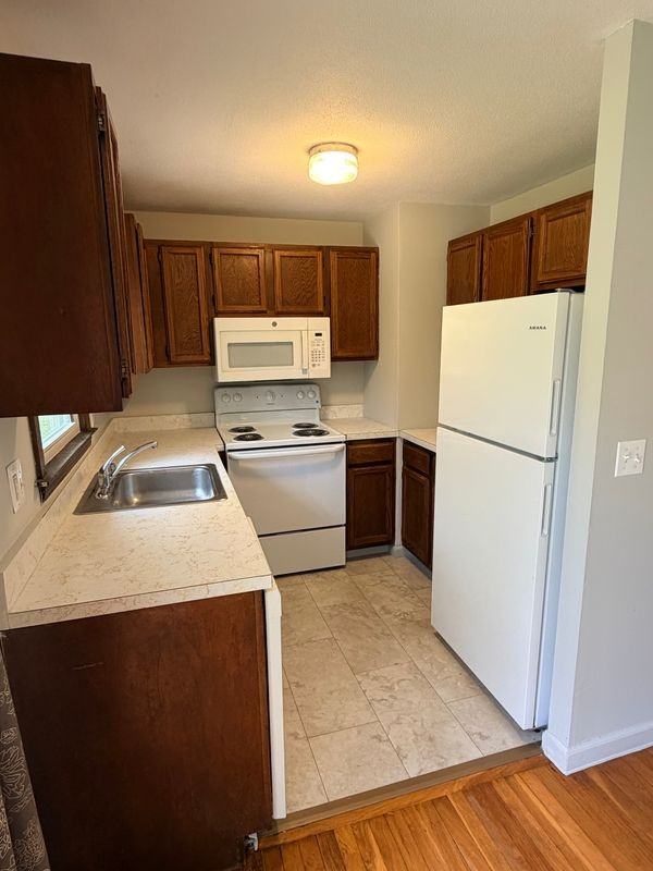 195 Wall St - Photo 5 of 8