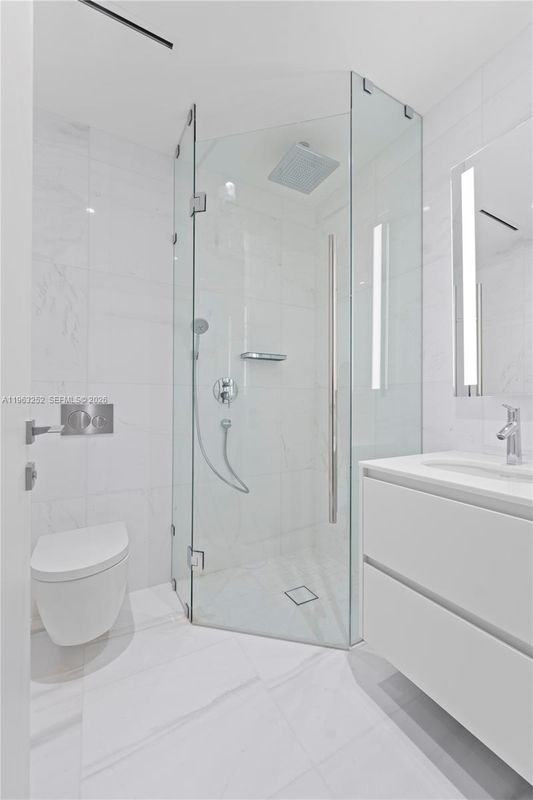 300 Biscayne Boulevard Way - Photo 2 of 20