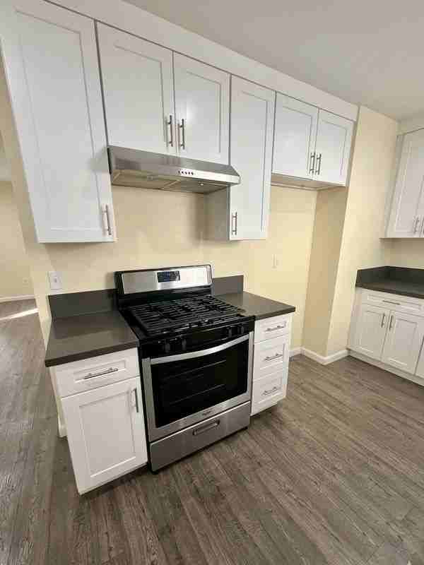 429 E Cedar Ave ##431 - Photo 2 of 3