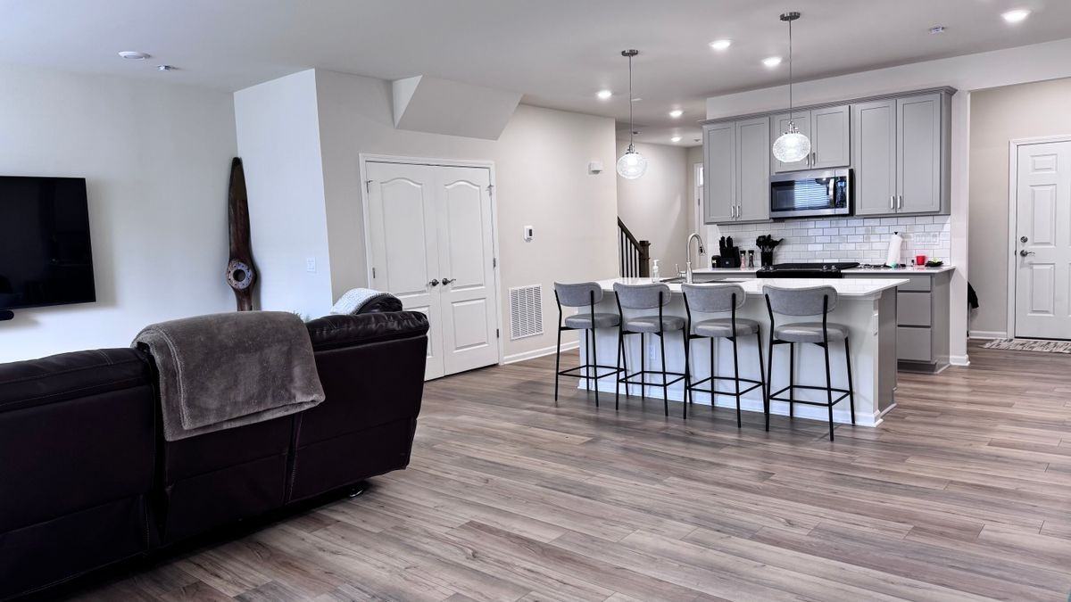 1445 Superior Dr - Photo 7 of 21