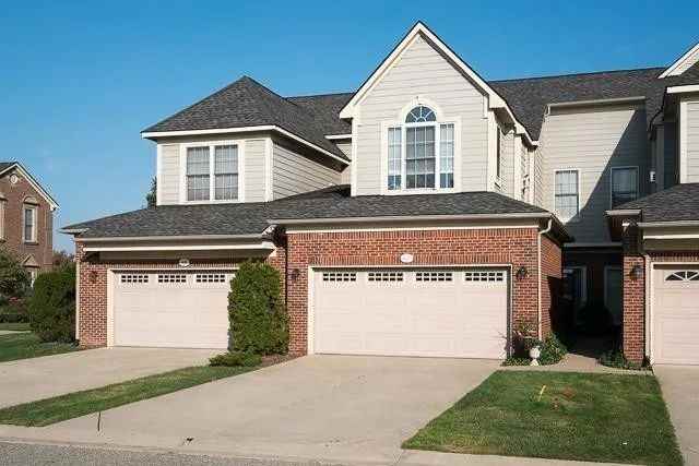 1622 Commodore Cir - Photo 2 of 34