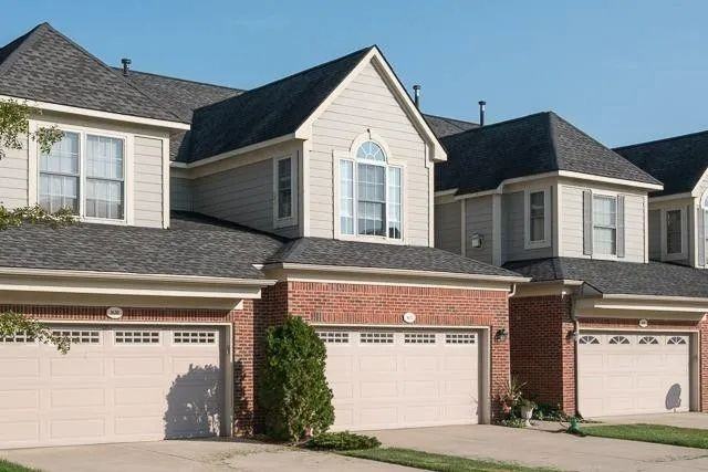 1622 Commodore Cir - Photo 4 of 34