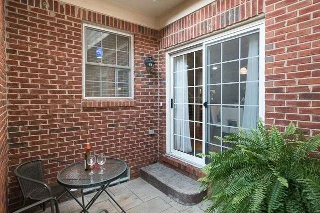 1622 Commodore Cir - Photo 6 of 34