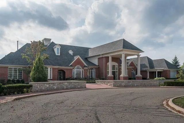 1622 Commodore Cir - Photo 7 of 34